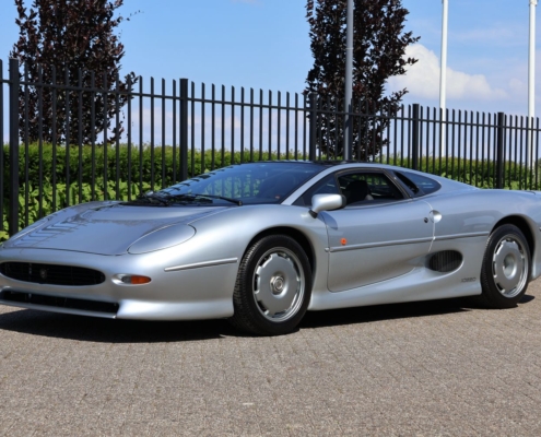 02 Img006jaguar Xj220 Zilvergrijs