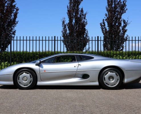 05 Img002jaguar Xj220 Zilvergrijs