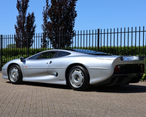 06 Img004jaguar Xj220 Zilvergrijs