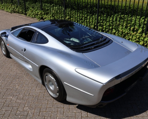 08 Img018jaguar Xj220 Zilvergrijs